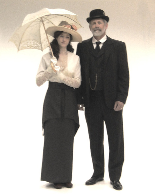 Couple dressed in 1910 clothing